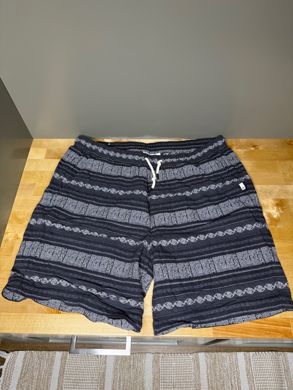 Quiksilver Gray and White Patterned Drawstring Shorts